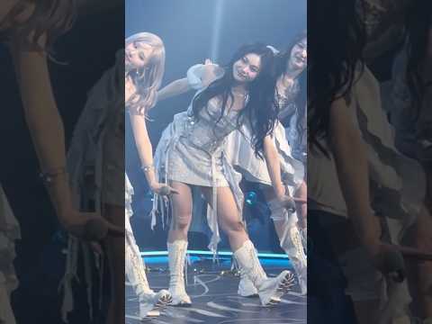 뭐랄까 설명할 수 없는 기분에 잠이 오지가 않아