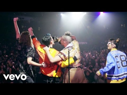 DNCE - Cake By The Ocean (Official Live)