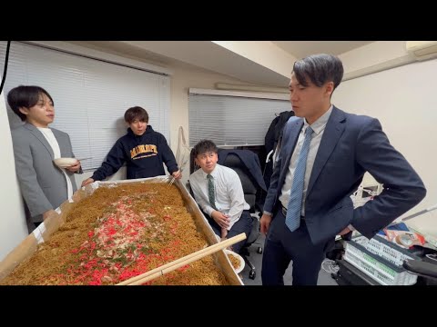 A video of making the boss eat all the excess yakisoba