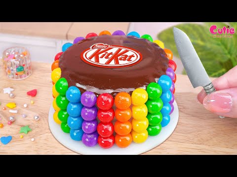 Making Amazing Miniature Kitkat Cake