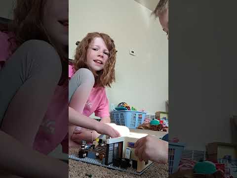 Playing with Legos part 2 , because y'all subscribed