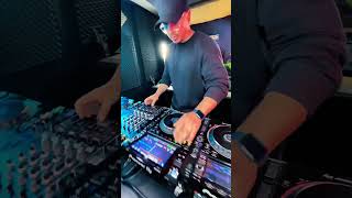 Pitch FX + Scratching on Tech House! #r3wire #dj #techhouse #livemix #stereohype #mashupdj