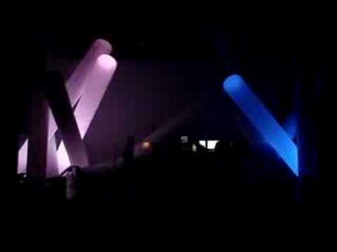 Underworld nifty light columns (Atlanta 03/28/2008)