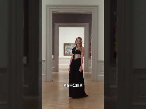 美神降临！怎么会有人把Versace穿的如此惊艳！#安妮海瑟薇 #娛樂 #潮流 #時尚