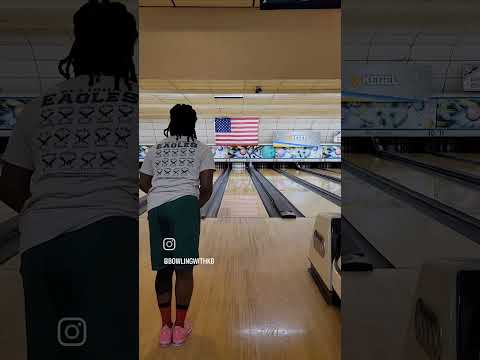 Day 87 Of One Strike A Day      Ball Used:Phaze 2🐐#2handedbowling #sports #bowling