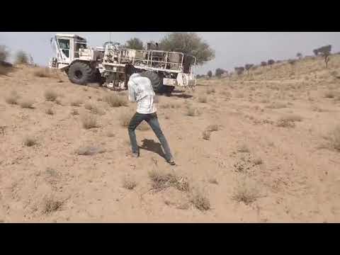 Petrol ki jaanch karne ke liye Hamare Khet ke andar Aaj machinen Dubai se