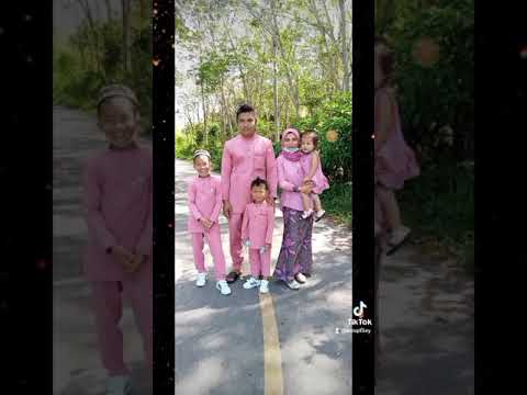 selamat hari raya Aidilfitri maaf zahir dan batin dari kami sekeluarga