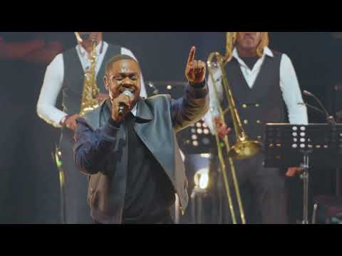 Mike Kalambay - Ngolu (Live Zénith de Paris)