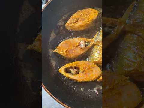 ইলিশ মাছ ভাজা ❤️ #elish #pohelaboisakh #elishmach #virelvideo #fishfryrecipe #fishfry #food