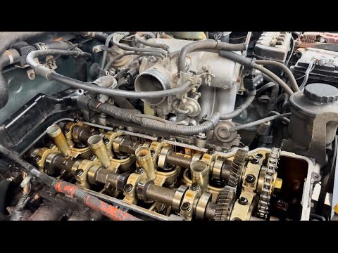 PCV Valve And Valve Cover Gasket replacement on 1997 Toyota Tacoma 2RZ-FE.