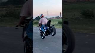 First time trying stopie on my 250 duke 🤭#bikeshorts #motorcycle #duke #dukehotmodification