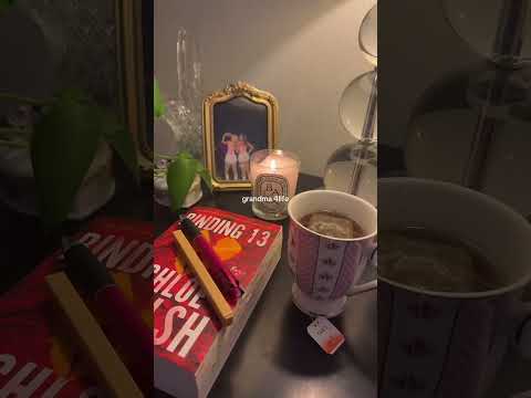 its a lifestyle 👩‍🏫📚. . . credits ( TikTok : courtneyreneeee ) #books #boo #bookreview #reading