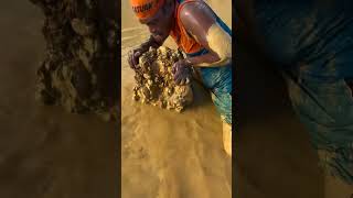Gold Mining ⛏️#gold #satisfying #goldindustry #treasuresearch #goldmining