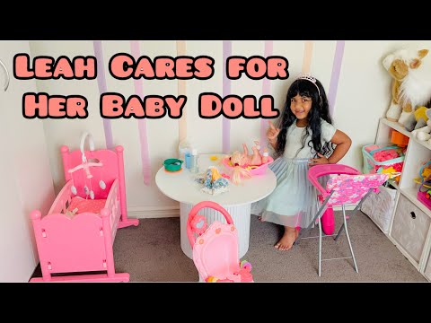 Leah Takes Care of Her Baby Doll! 🍼👶 Bath, Feed, Nap & Park Fun!