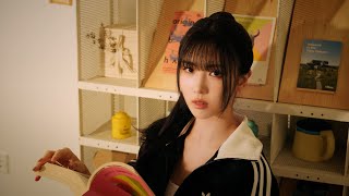 유아유(UAU) 'Attitude' Performance Video