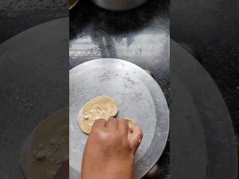 Maharashtraian Style Layered Chapati🤯🤯Recipe#shorts#youtubeshorts #shortsfeed#chapati
