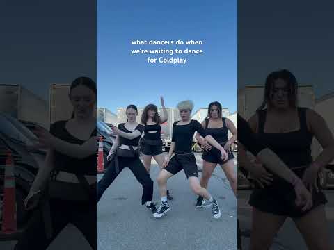 dancing for Coldplay!! #yuliam #fyp #coldplay #worldtour #fyp #dancers #kpopdemonhunters #explore
