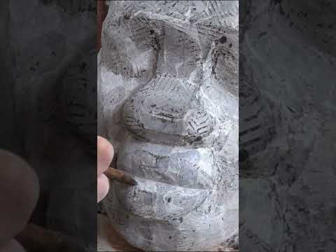 Carving a marble sculpture in black marble #stonecarving #sculpture #sculpting #artsandcrafts