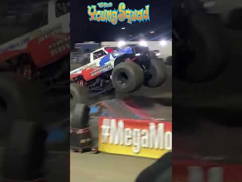 MONSTER TRUCKS LIVE!