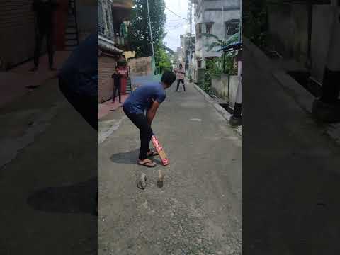 out or not out??? #youtubeshorts #cricket #viral #viratkohli #street #bestplayer