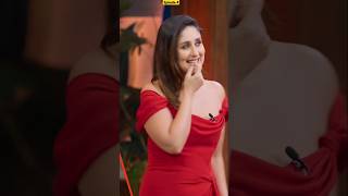 Karishma & Kareen Kapoor funny game 🤣🤣 #kapilsharma #kareenakapoorkhan #karismakapoor #ytshorts