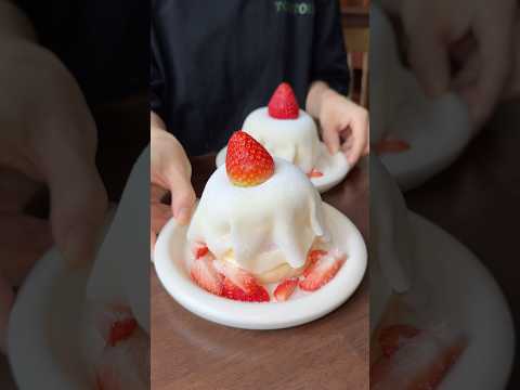 モチモチふわふわ新食感のいちご大福パンケーキ🍓あま〜いいちごと生クリーム、モチモチ求肥が口の中でとろける！#大好物は高カロリー #cooking #korea #koreanfood