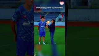 Player quickly protects female reporter #funny #respect #understand #comedy #love