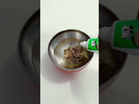 Cleaning a Gold Necklace with Baking Soda & Toothpaste 🎉#short #Gold necklace #Cleaning tips