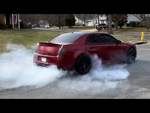 SRT Chrysler 300 Mini Burnout