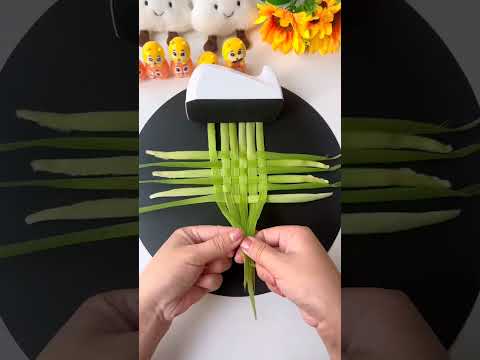 Watch as I show you how to make a charming boat from corn leaves!