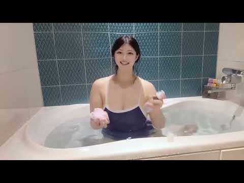【ノーブラ】Kカップが泡風呂で生着替えしてみたら   【スク水】【泡ブラチャレンジ】しずかれん【カレン】