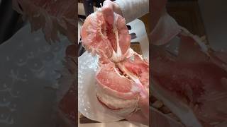 C'est le moment de consommer le pamplemousse chinois. Celui-ci fait 1,4kg, un délicieux vitamines C!