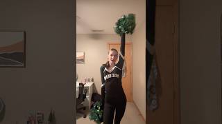 GAMEDAY💚🤍#gameday #dancer #basketball #pompoms #greenandwhite