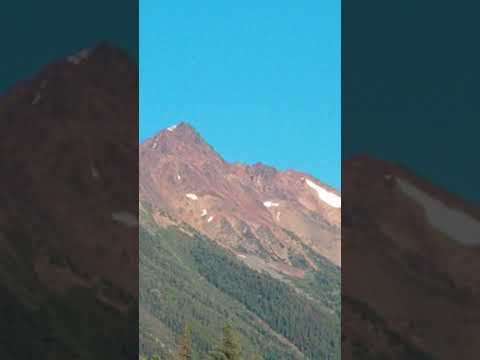 Massive Iron Cap that Sits above a Major Gold Mining Camp #goldmining #geology #hardrockmining