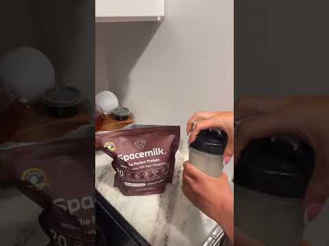 “Shake it, sip it, done.”20g of clean, complete protein—no bloat, no BS.