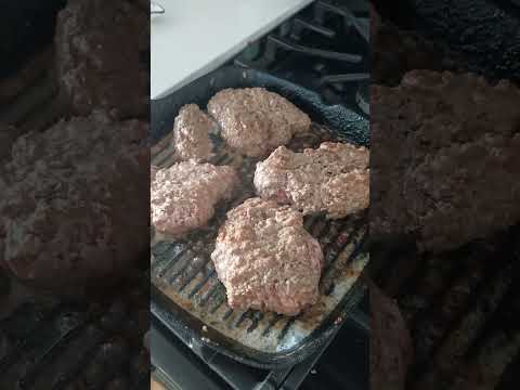 Chef Mamama hopes this Hamburger brunch helps ya!#comfortfoods