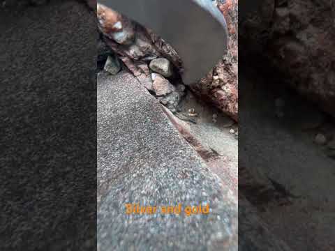 Unseen footage of a major gold deposit I found 🤞 #goldprospecting #goldsniping #goldpanning