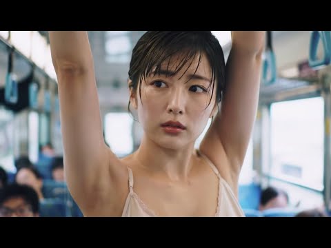 電車で電車で腋見えてほほほ～い！