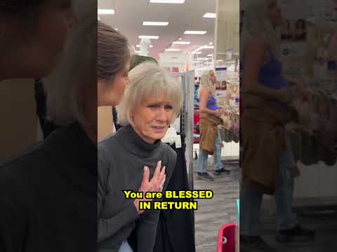 Granny gives unexpected blessing to struggling pregnant couple while shopping ❤️