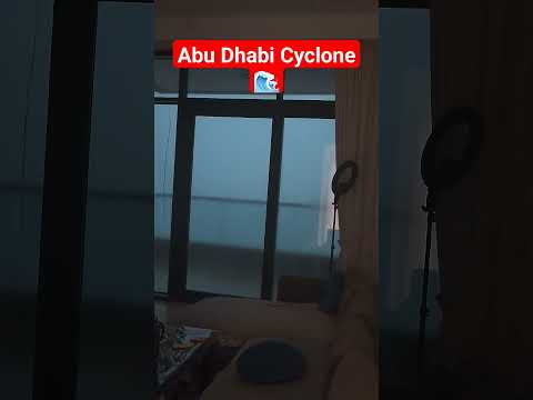 #abudhabi #uae #uaenews #viral #fyp #foryou #tornado #dubai #destruction #امطار #ابوظبي #دبي #عواصف