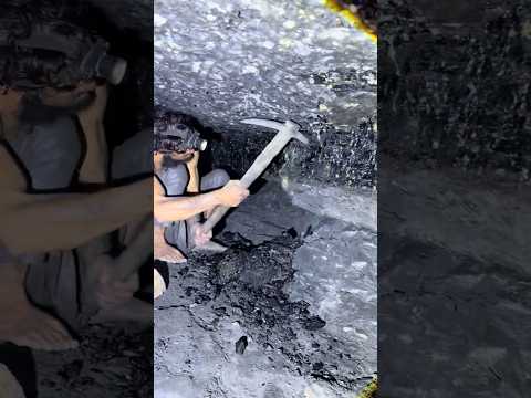 Black diamond in coal mining ⛏️ #coalmining #blackgoldmining #blackdiamond