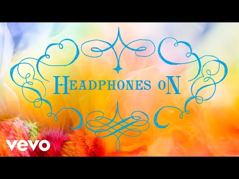 Addison Rae - Headphones On (Official Lyric Video)