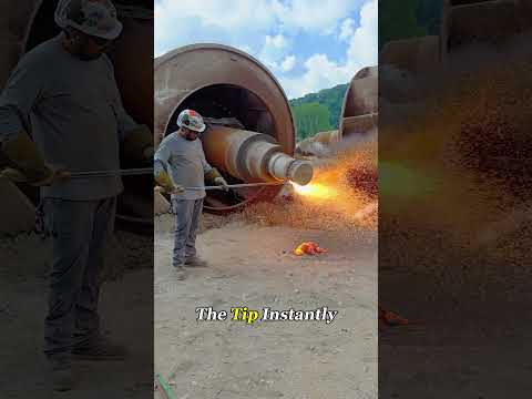 Steel vs Fire—Guess Who Wins? #HeavyMachinery #MetalCutting #WorkshopLife #Knowledge
