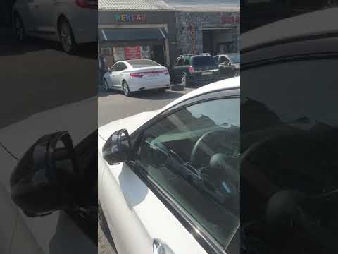 E Klass W213 Facelift 2022. Automatic rear door system installed.
