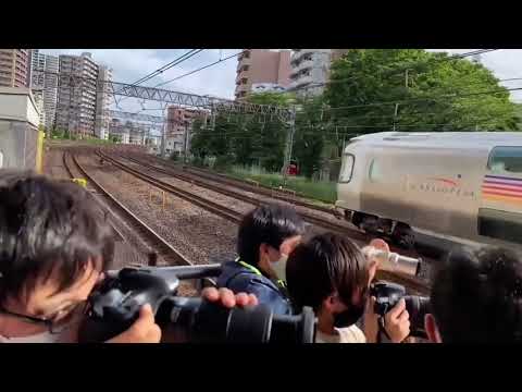 普通電車に被られ各々気持ち悪い声で放つ鉄オタ