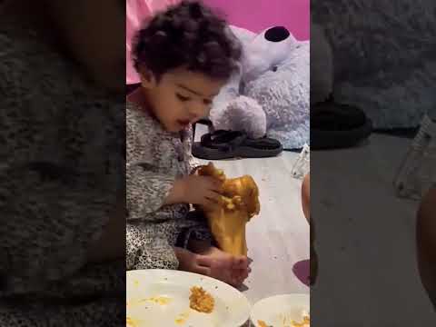 food is first #funny #viral #curlygirl #funnyshorts #foodlover #fun #fpyyoutube #shortsvideo