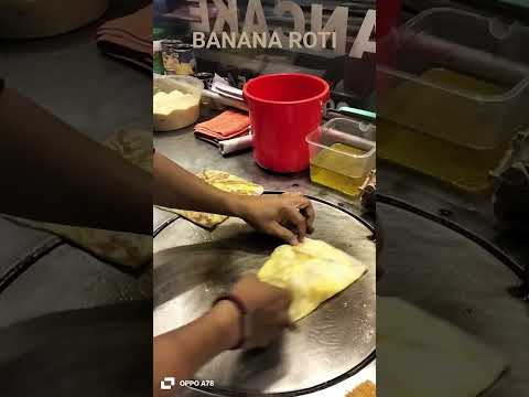 MOST FAMOUS BANANA ROTI in CAMBODIA. #cambodia #banana #roti #pancake #streetfood #delicious #thai