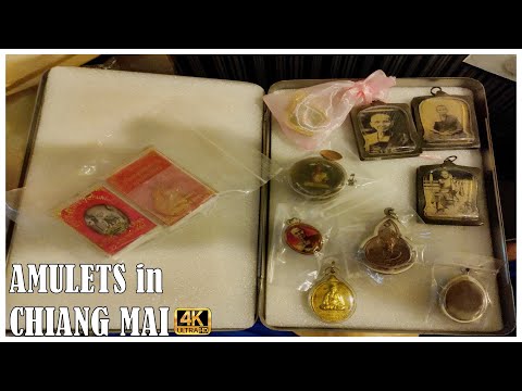 Amulets market in Chiang Mai, in the embers of a constellation [4K]