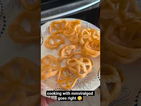 chicharon! cooking with mmviralgod #fyp #cooking #cookingchannel #mexicanfood #youtubeshorts #yum