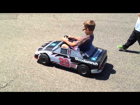 NASCAR #29 Kids Ride On 12v GM Goodwrench Eliminator